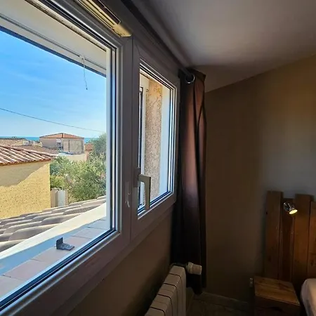 Sud-vacances: 5 Premiere Ligne Avec Jaccuzzi Villa Frontignan
